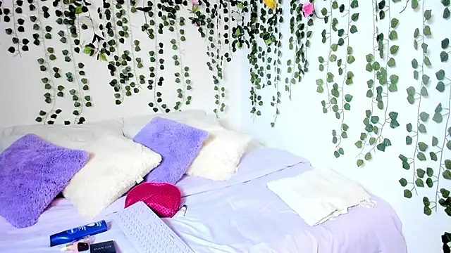 Snapshot of violeta_milleer chatting on 02/09/25, 02:29 violeta milleer online show from 02/09/25, 02:29