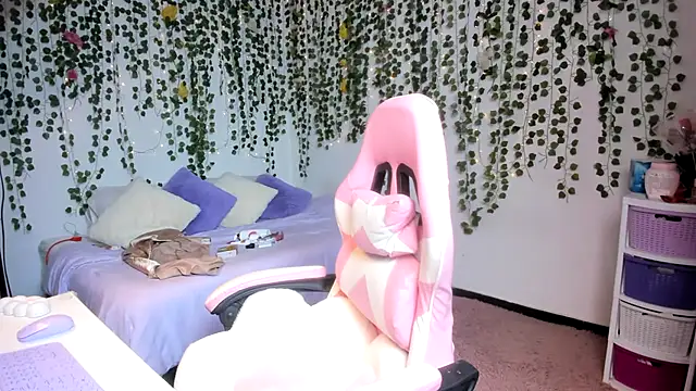 Snapshot of violeta_milleer chatting on 09/16/25, 03:02 violeta milleer online show from 09/16/25, 03:02