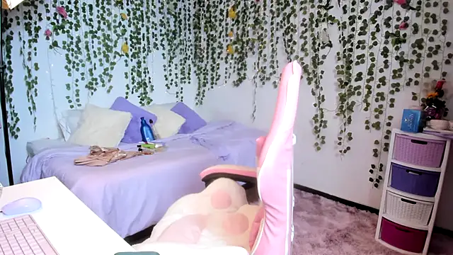 Snapshot of violeta_milleer chatting on 11/23/25, 05:13 violeta milleer online show from 11/23/25, 05:13