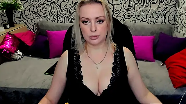 Hotdreamhere online show from 02/01/25, 01:51