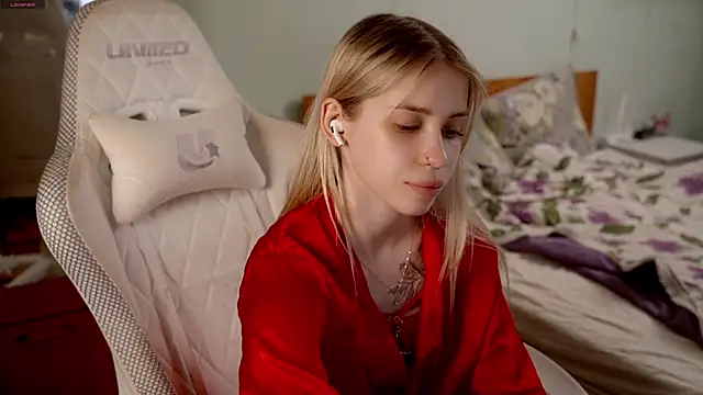 ho1yho1e online show from 03/23/26, 07:18