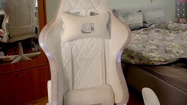 ho1yho1e online show from 04/08/26, 09:26