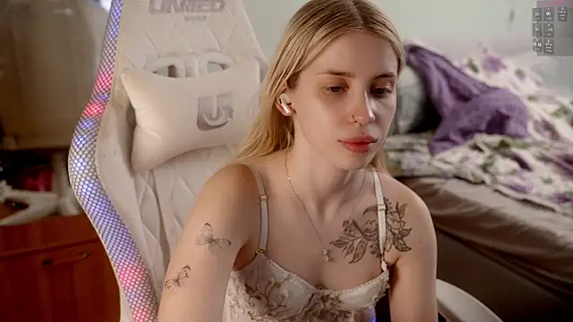 ho1yho1e online show from 04/14/26, 07:42