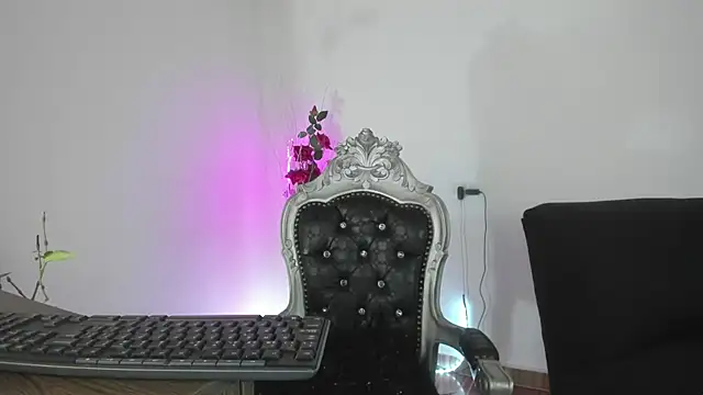 Snapshot of Hela_wet chatting on 02/01/25, 01:23 Hela wet online show from 02/01/25, 01:23
