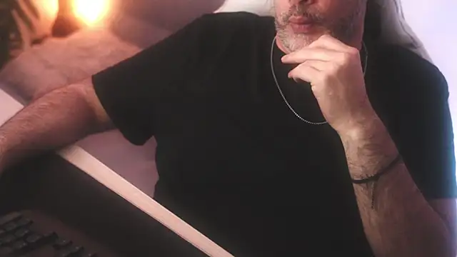 Snapshot of Sanders_White chatting on 03/03/25, 06:26 Sanders White online show from 03/03/25, 06:26