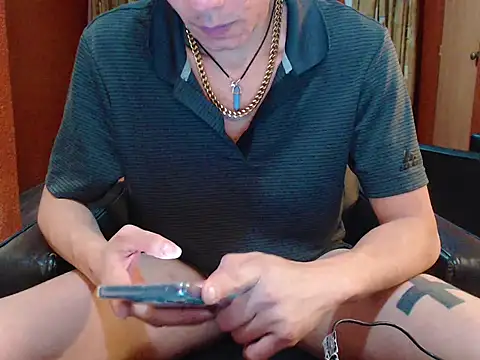 Snapshot of Latinopervs chatting on 02/12/26, 01:11 Latinopervs online show from 02/12/26, 01:11