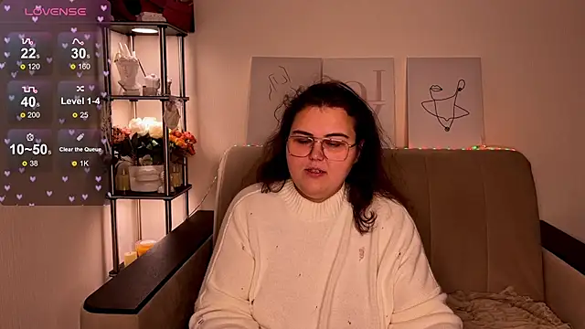 Snapshot of Curvy_Jane chatting on 12/12/24, 01:49 Curvy Jane online show from 12/12/24, 01:49