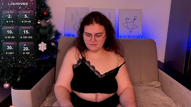 Snapshot of Curvy_Jane chatting on 12/14/24, 07:07 Curvy Jane online show from 12/14/24, 07:07