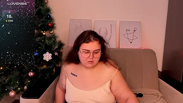 Snapshot of Curvy_Jane chatting on 12/15/24, 06:07 Curvy Jane online show from 12/15/24, 06:07