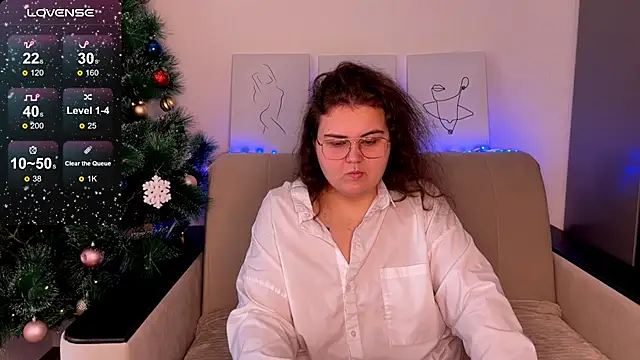Snapshot of Curvy_Jane chatting on 12/17/24, 05:29 Curvy Jane online show from 12/17/24, 05:29