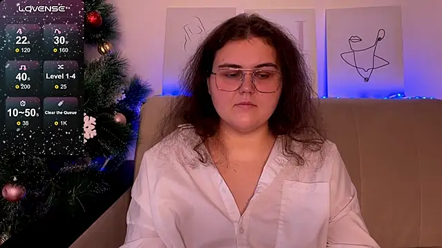 Snapshot of Curvy_Jane chatting on 12/17/24, 08:34 Curvy Jane online show from 12/17/24, 08:34