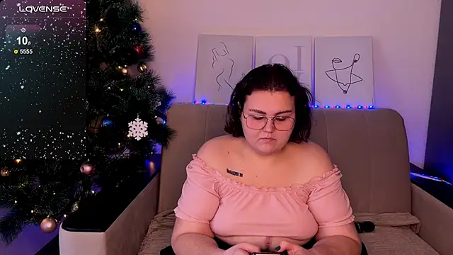 Snapshot of Curvy_Jane chatting on 12/27/24, 05:20 Curvy Jane online show from 12/27/24, 05:20