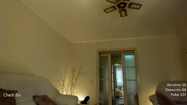 Snapshot of Butterfly-_ chatting on 03/17/25, 03:57 Butterfly- online show from 03/17/25, 03:57