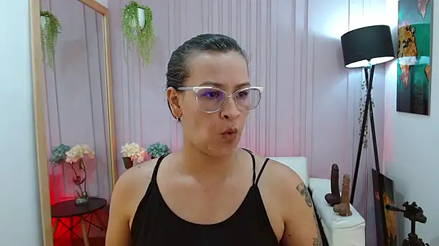 Britney taylor  online show from 01/09/25, 09:58