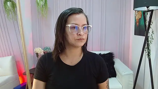 Britney taylor  online show from 01/12/25, 05:44