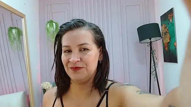 Britney taylor  online show from 01/12/25, 08:47