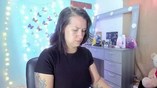 Britney taylor  online show from 02/19/25, 03:49