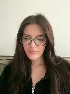 little belucci online show from 02/03/25, 02:24