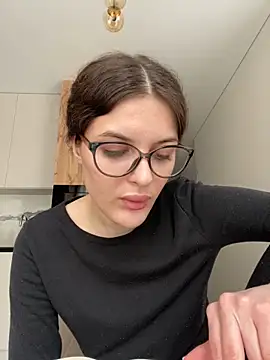 little belucci online show from 02/05/25, 12:27