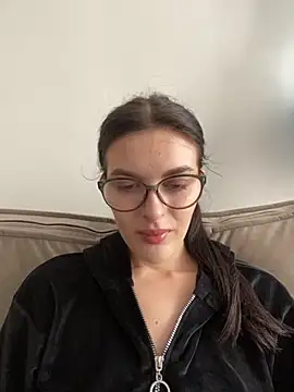 little belucci online show from 10/20/25, 01:11