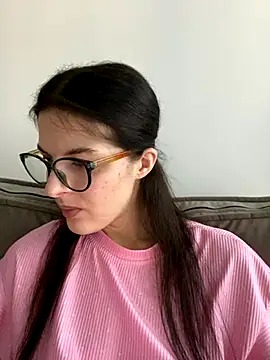 little belucci online show from 10/26/25, 01:28