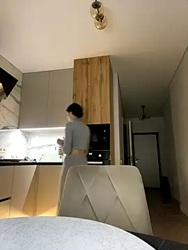 little belucci online show from 11/27/25, 01:46