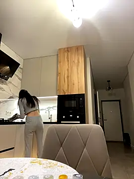 little belucci online show from 11/28/25, 02:20