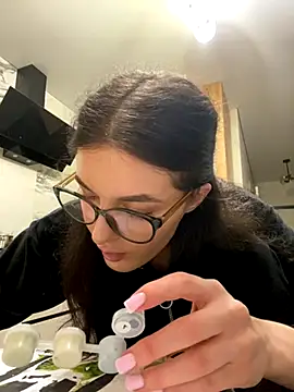 little belucci online show from 12/05/25, 02:58