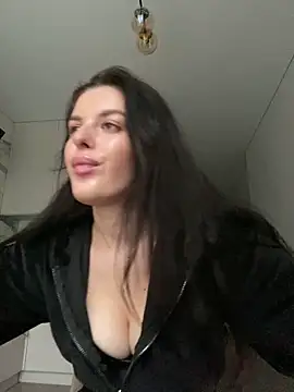 little belucci online show from 12/14/25, 12:54