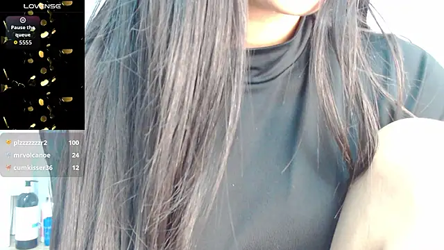 Snapshot of amy_le01 chatting on 07/06/26, 03:03 amy le01 online show from 07/06/26, 03:03