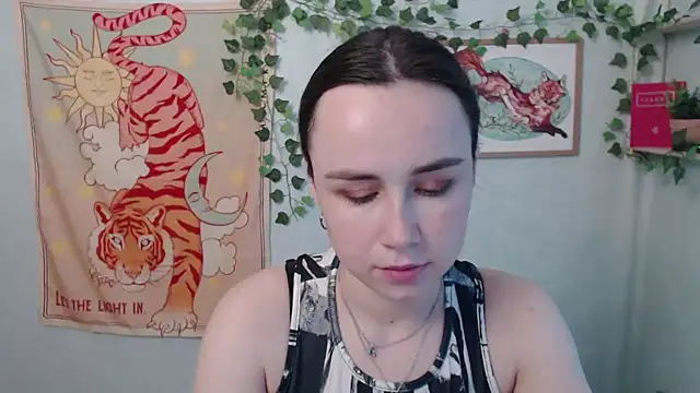 VeryVeryVeryShy  online show from 05/25/26, 05:35