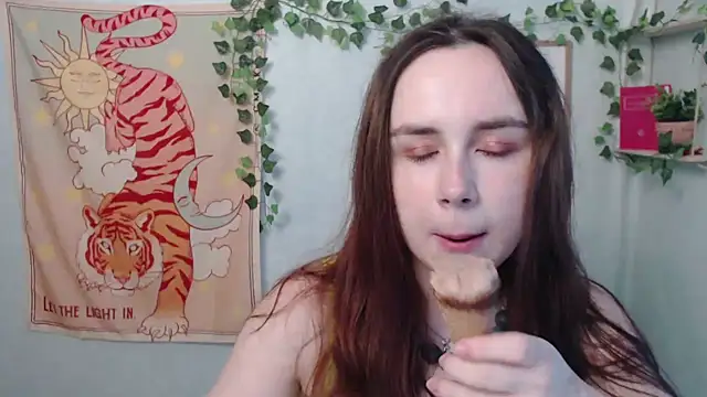 VeryVeryVeryShy  online show from 06/30/26, 05:41