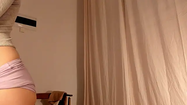 Snapshot of hee_jeen chatting on 02/23/25, 02:46 hee jeen online show from 02/23/25, 02:46