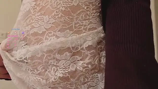 Snapshot of hee_jeen chatting on 09/20/25, 02:18 hee jeen online show from 09/20/25, 02:18