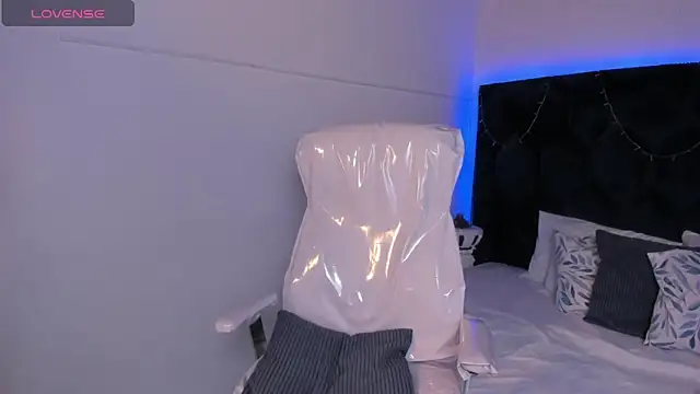 Snapshot of lauren_fit chatting on 01/13/25, 02:00 lauren fit online show from 01/13/25, 02:00