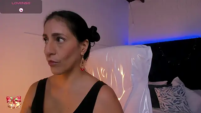 Snapshot of lauren_fit chatting on 02/02/25, 01:52 lauren fit online show from 02/02/25, 01:52