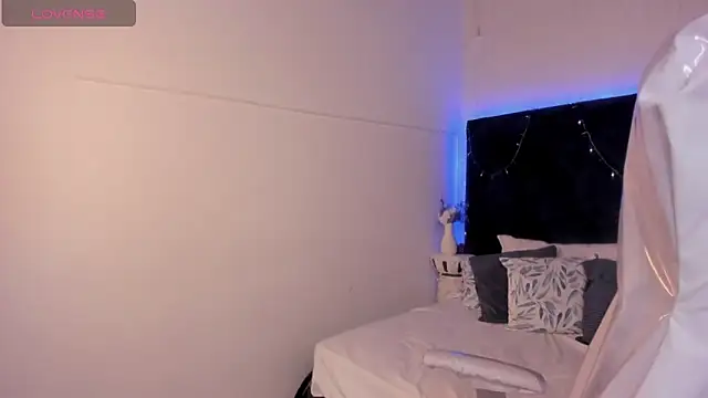 Snapshot of lauren_fit chatting on 03/07/25, 03:28 lauren fit online show from 03/07/25, 03:28