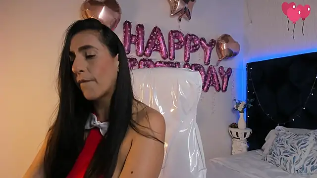 Snapshot of lauren_fit chatting on 11/05/25, 04:40 lauren fit online show from 11/05/25, 04:40