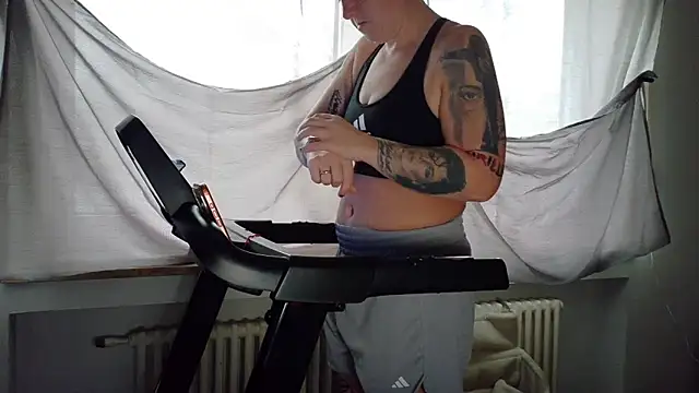 wetgerman 2 online show from 04/14/26, 06:19