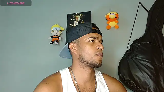 Snapshot of Bigcock_21cm_ chatting on 09/23/25, 07:39 Bigcock 21cm online show from 09/23/25, 07:39