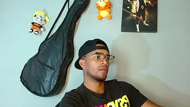 Snapshot of Bigcock_21cm_ chatting on 11/23/25, 06:41 Bigcock 21cm online show from 11/23/25, 06:41