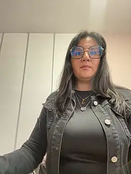 SWEETLILY18 online show from 02/01/25, 02:45