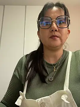 SWEETLILY18 online show from 02/11/25, 02:35