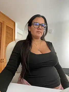 SWEETLILY18 online show from 11/26/25, 03:46