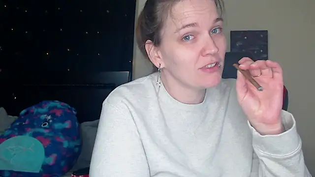 ToxicLilly online show from 12/06/24, 08:59