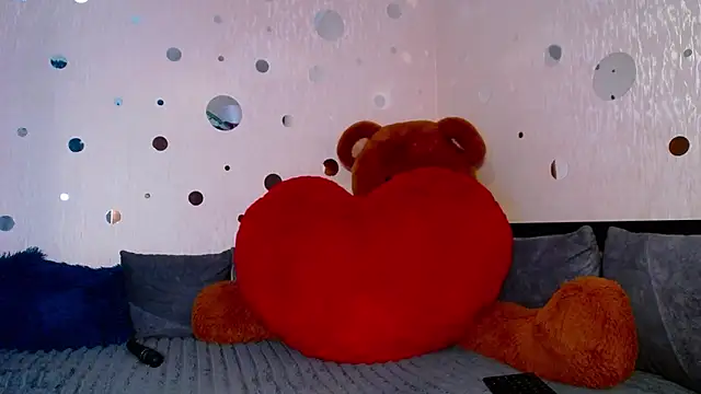 GENTLY--EVIL online show from 03/14/25, 12:32