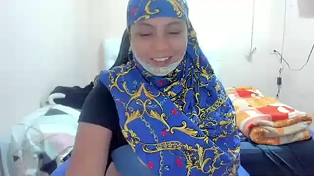 Snapshot of Leylafourniert chatting on 12/28/24, 10:34 Leylafourniert online show from 12/28/24, 10:34