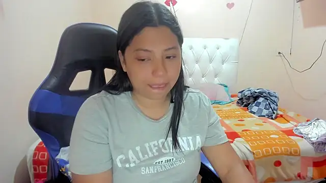 Snapshot of Leylafourniert chatting on 02/26/25, 09:27 Leylafourniert online show from 02/26/25, 09:27