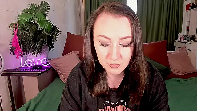 Snapshot of Mira_Xo_ chatting on 11/03/25, 11:00 Mira Xo online show from 11/03/25, 11:00