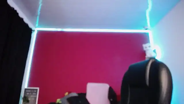 lulubigtitts1 online show from 01/03/25, 08:10